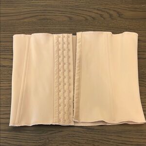 Skims waist trainer (m) color clay